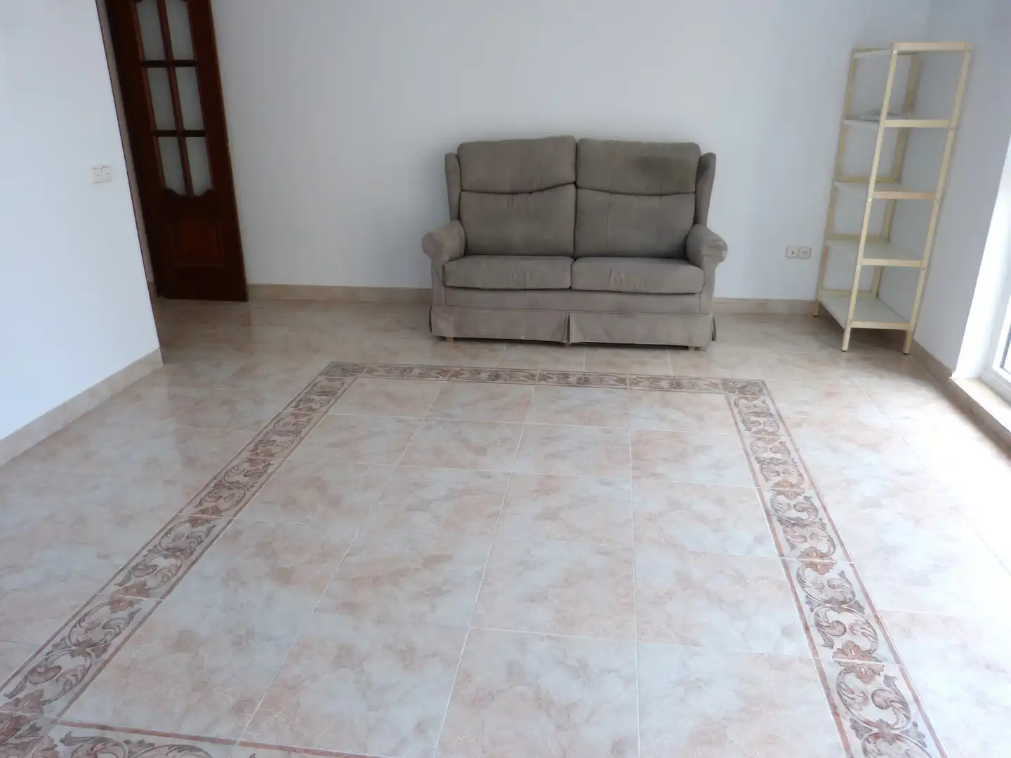 Flat for rent in Calle Navarro Rodrigo, Centro