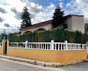 Vista exterior de Casa o xalet en venda en Godelleta amb Aire condicionat, Jardí privat i Terrassa