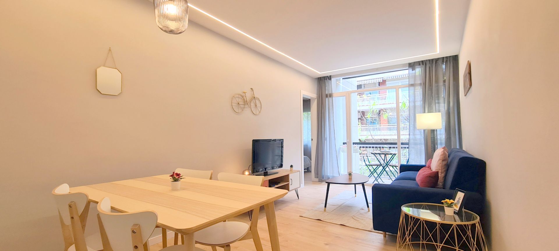 Living room of Flat to rent in  Barcelona Capital  with Air Conditioner, Heating and Parquet flooring