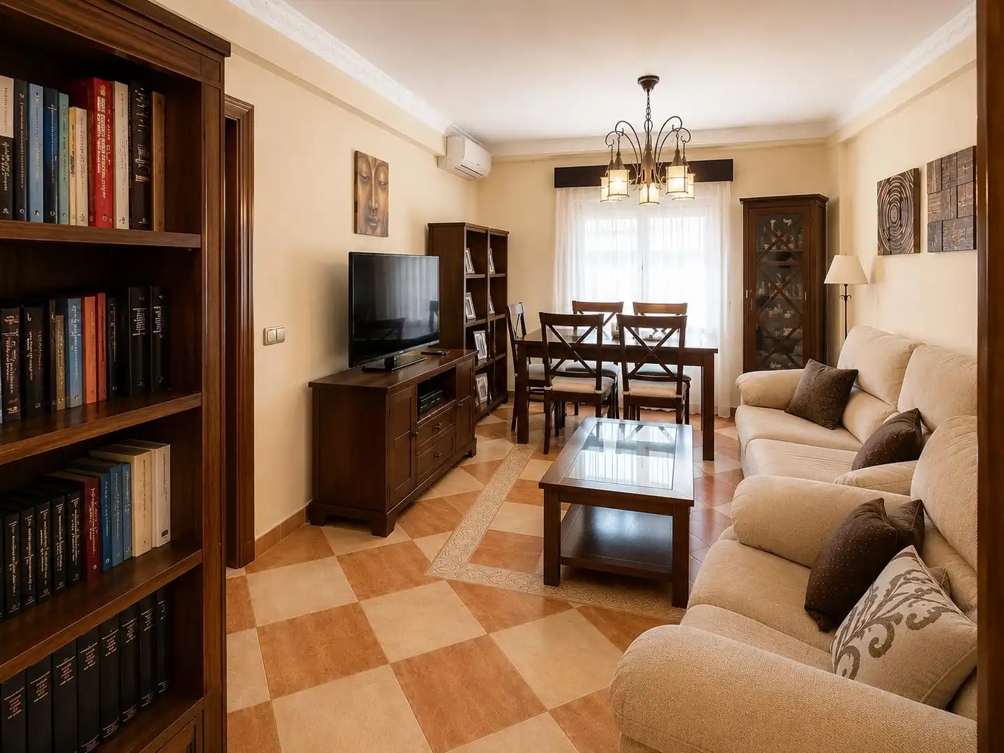 Wohnzimmer von Wohnung zum Verkauf in Jerez de la Frontera mit Klimaanlage, Privatgarten und Möbliert