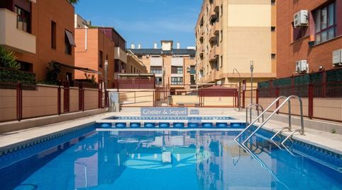 Foto 2 de Casa adosada en venta en America, Avenida de Abril - 9 de Octubre, Sagunto / Sagunt