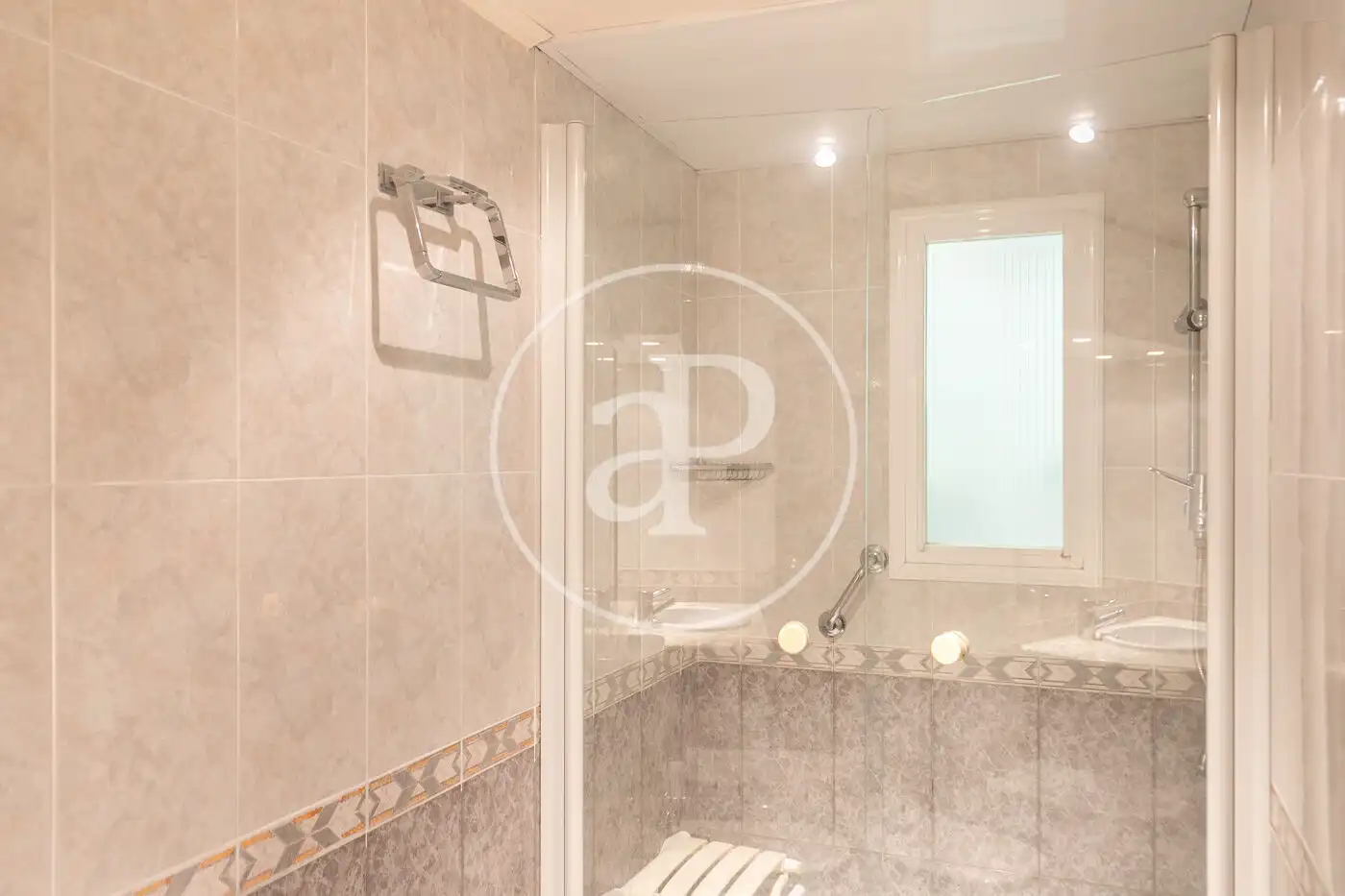 Baño de Piso en venta en Barcelona con Aire acondicionado, Calefacción y Balcón