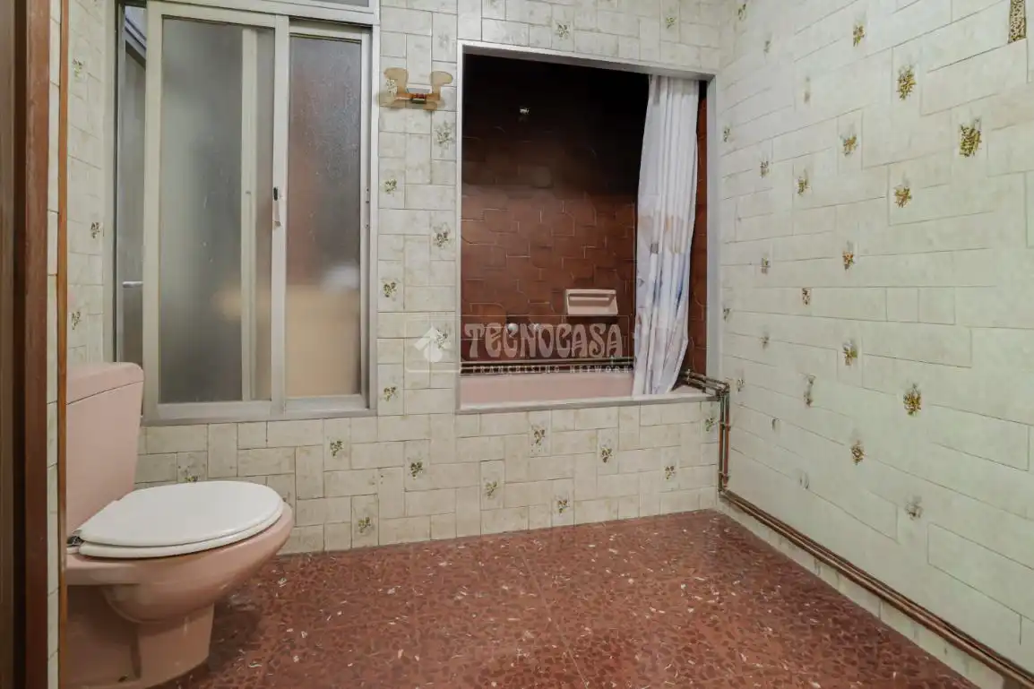 Baño de Piso en venta en Ripollet con Aire acondicionado y Balcón