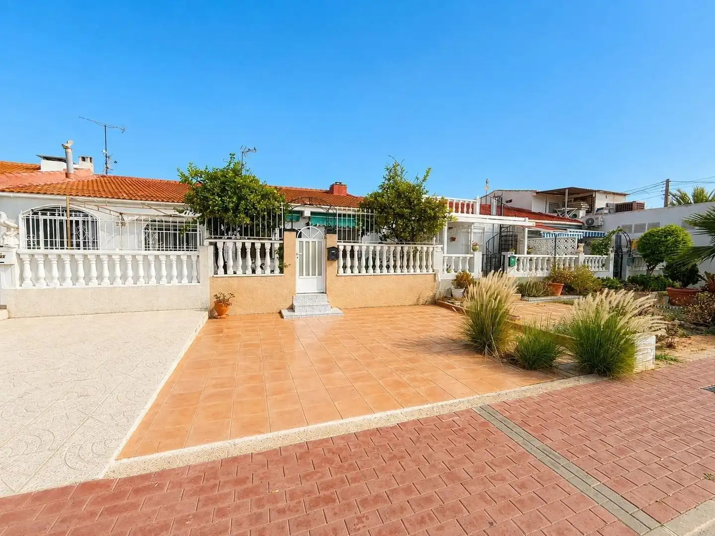 Exterior view of Houses for sale in Torrevieja  with Air Conditioner, Terrace and Furnished