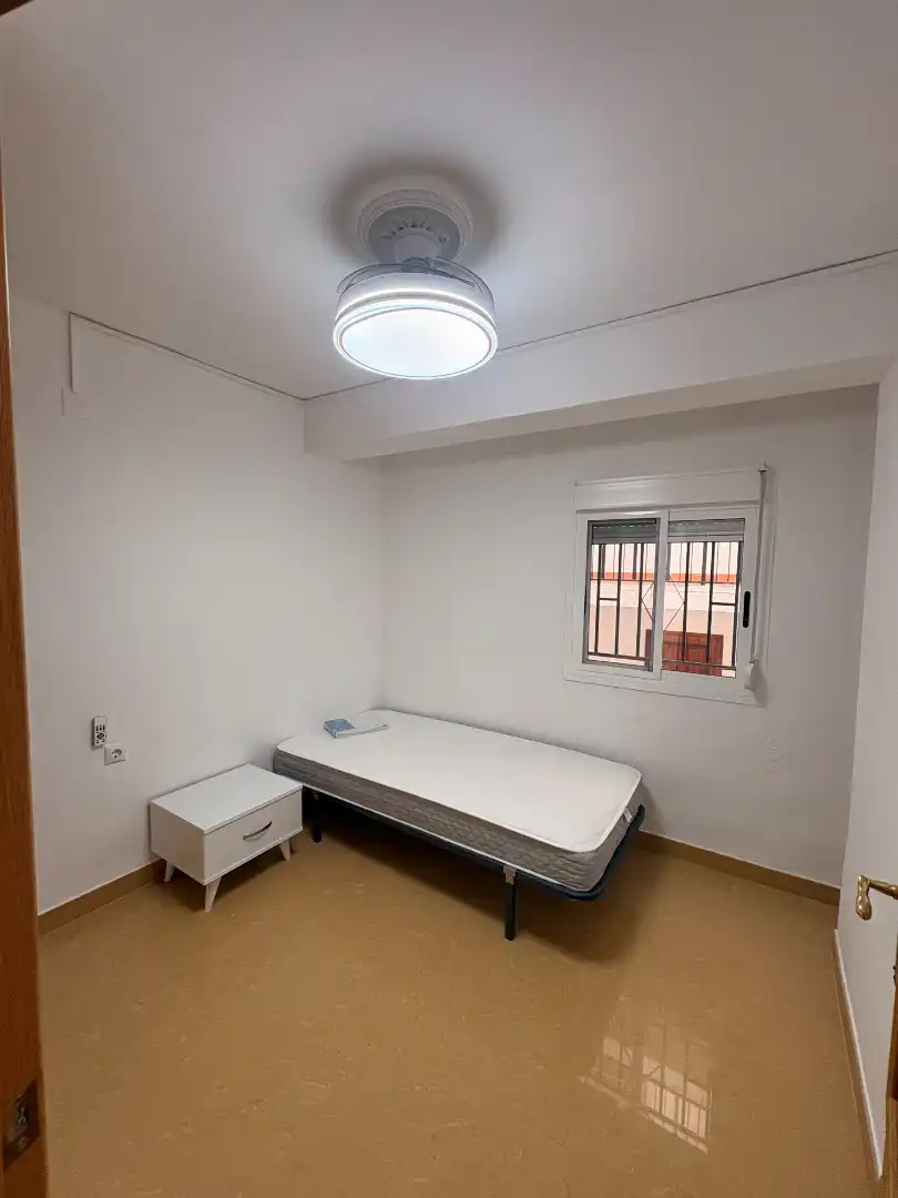 Habitación de Piso de alquiler en Ontinyent con Trastero y Amueblado