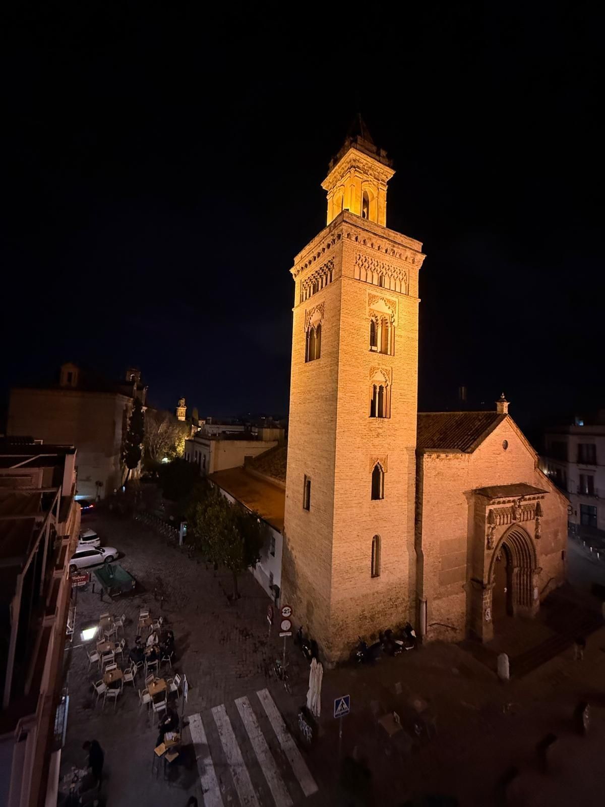 Exterior view of House or chalet for sale in  Sevilla Capital  with Air Conditioner, Terrace and Storage room