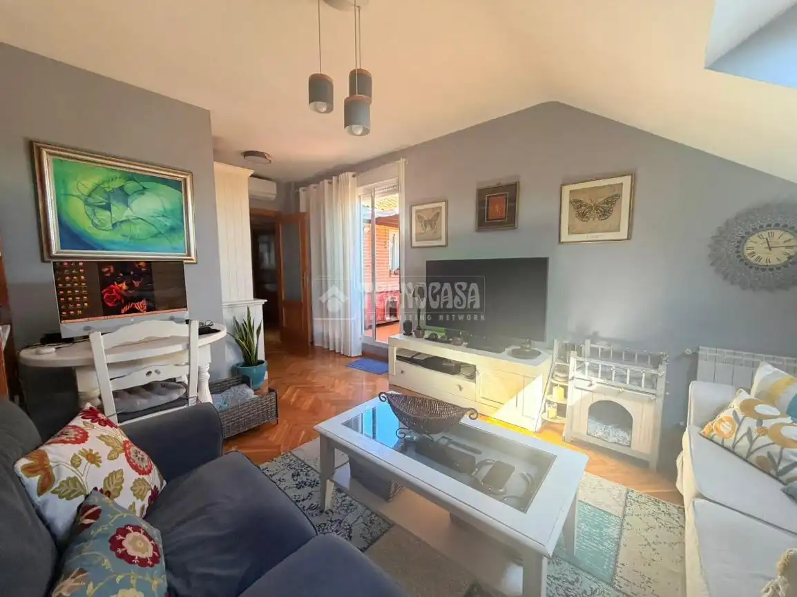 Wohnzimmer von Dachboden zum Verkauf in Ciempozuelos