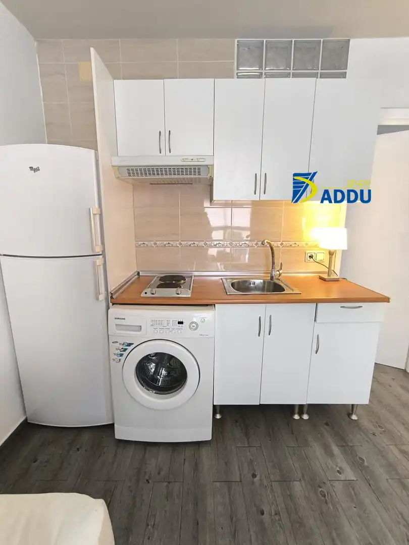 Kitchen of Flat for rent in Sevilla  with Air Conditioner and Furnished