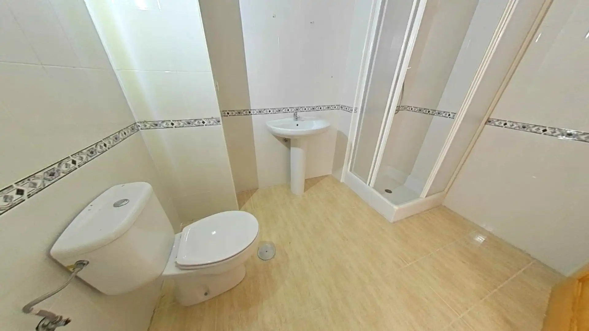 Baño de Piso en venta en Benidorm con Terraza y Balcón
