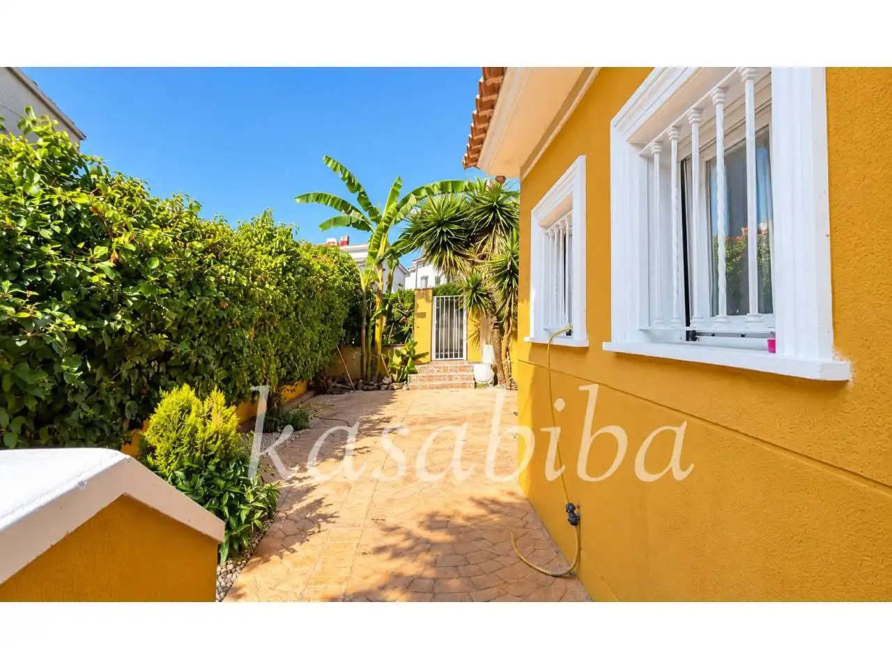 Vista exterior de Casa o chalet en venta en Chiva con Jardín privado, Terraza y Piscina