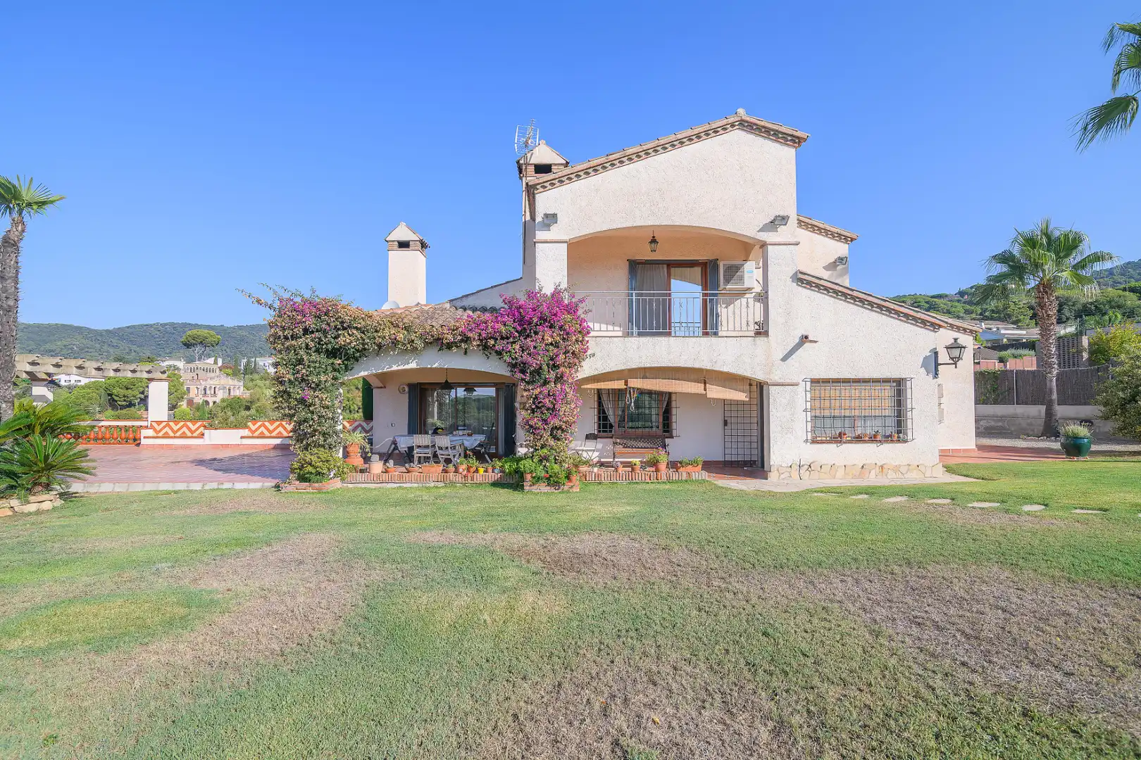Garden of Houses for sale in Cabrils  with Air Conditioner, Heating and Private garden