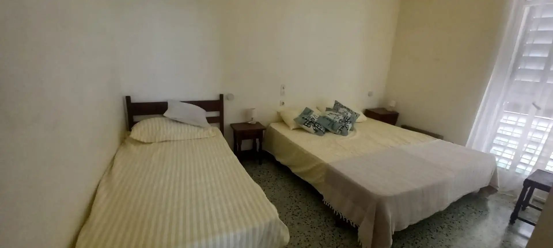 Dormitori de Apartament en venda en Roses amb Jardí privat