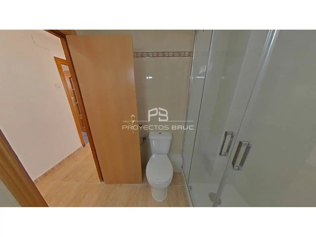 Baño de Piso en venta en Nou Barris