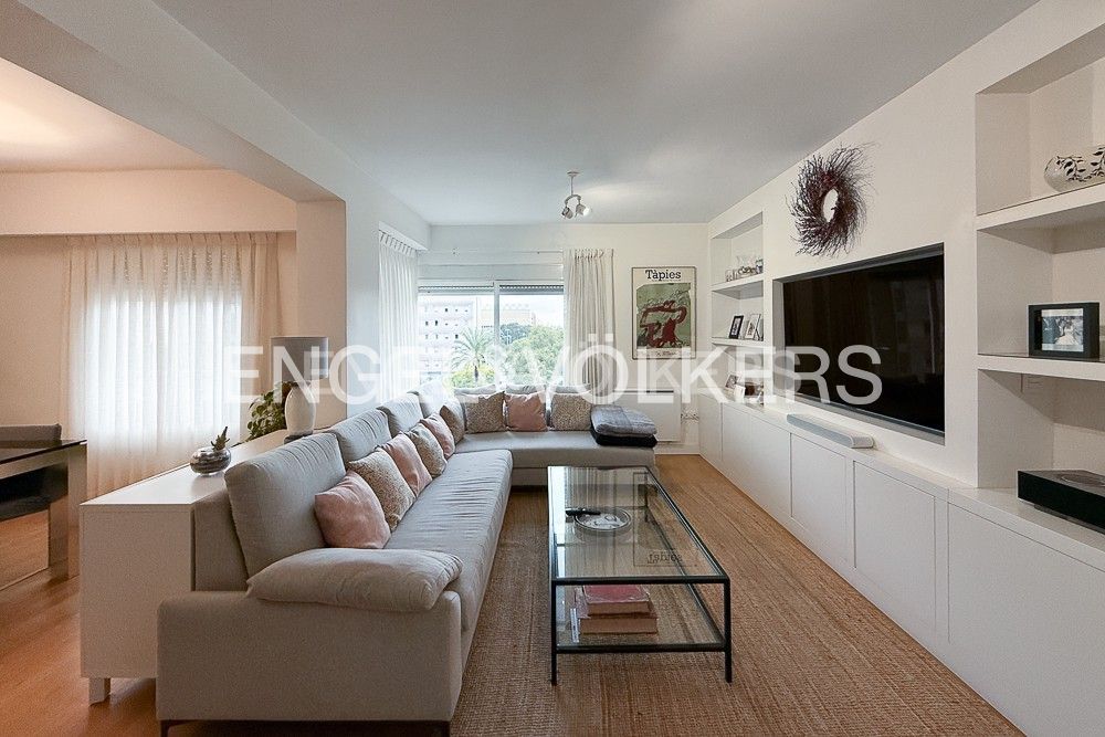 Sala d'estar de Apartament de lloguer en  Valencia Capital amb Aire condicionat, Calefacció i Parquet