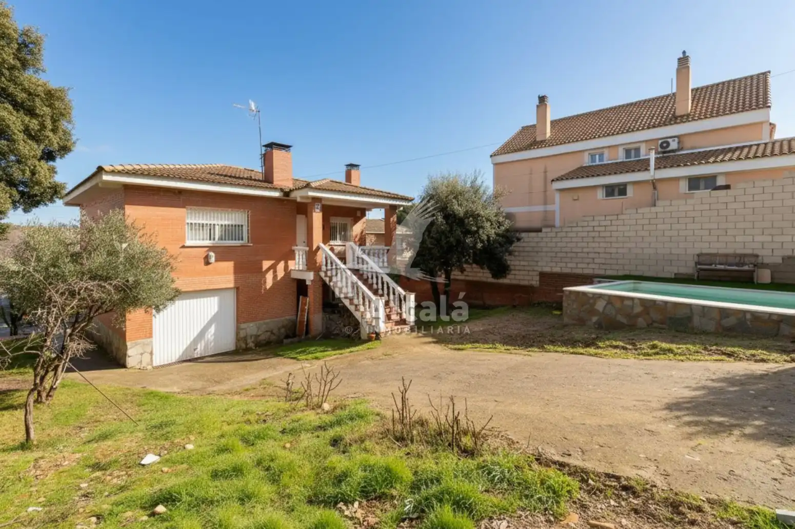 Vista exterior de Casa o chalet en venta en Torrejón del Rey con Calefacción y Piscina