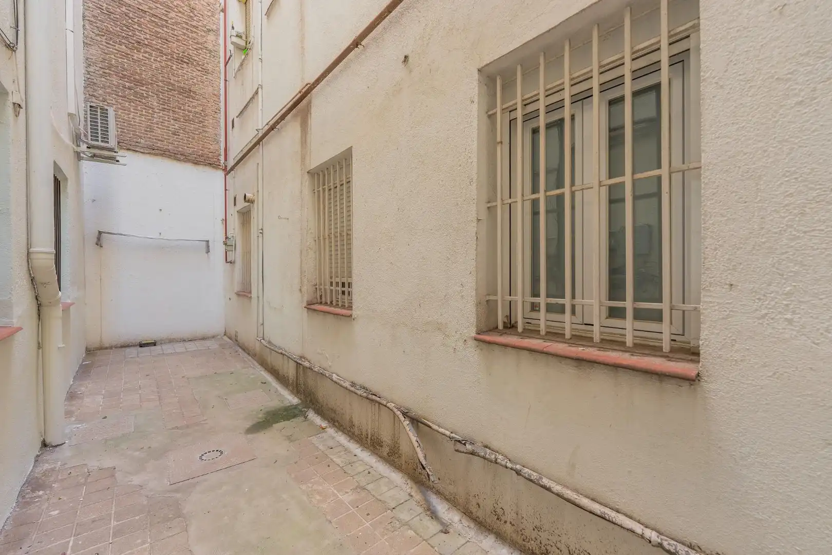 Vista exterior de Planta baixa en venda en Chamberí