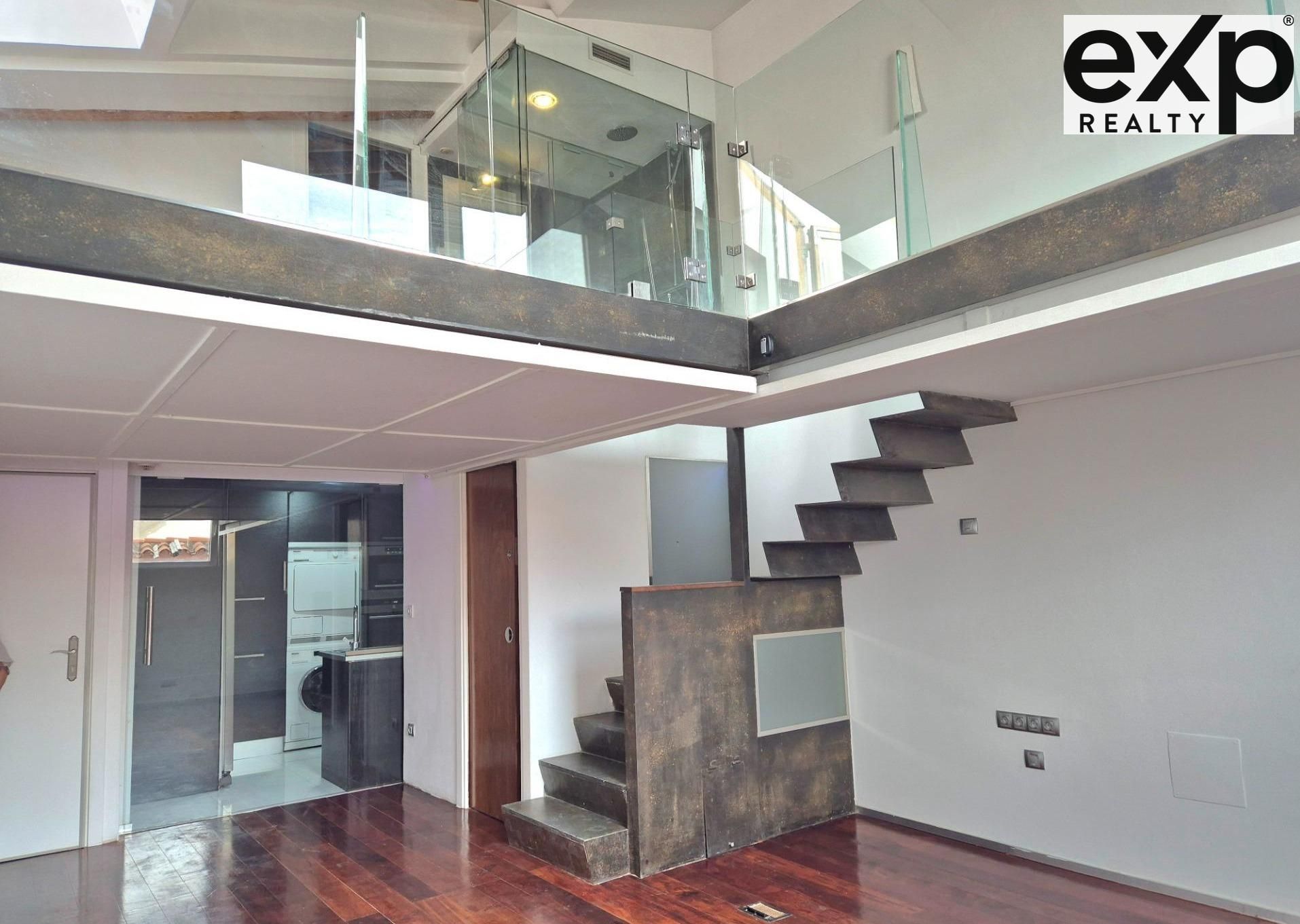 Duplex for sale in  Madrid Capital  with Air Conditioner, Heating and Terrace