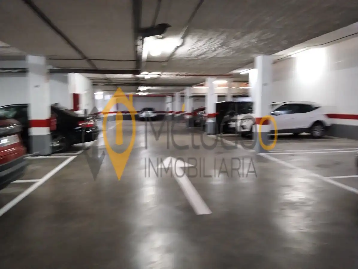 Parking of Flat for sale in Sevilla  with Air Conditioner, Heating and Storage room