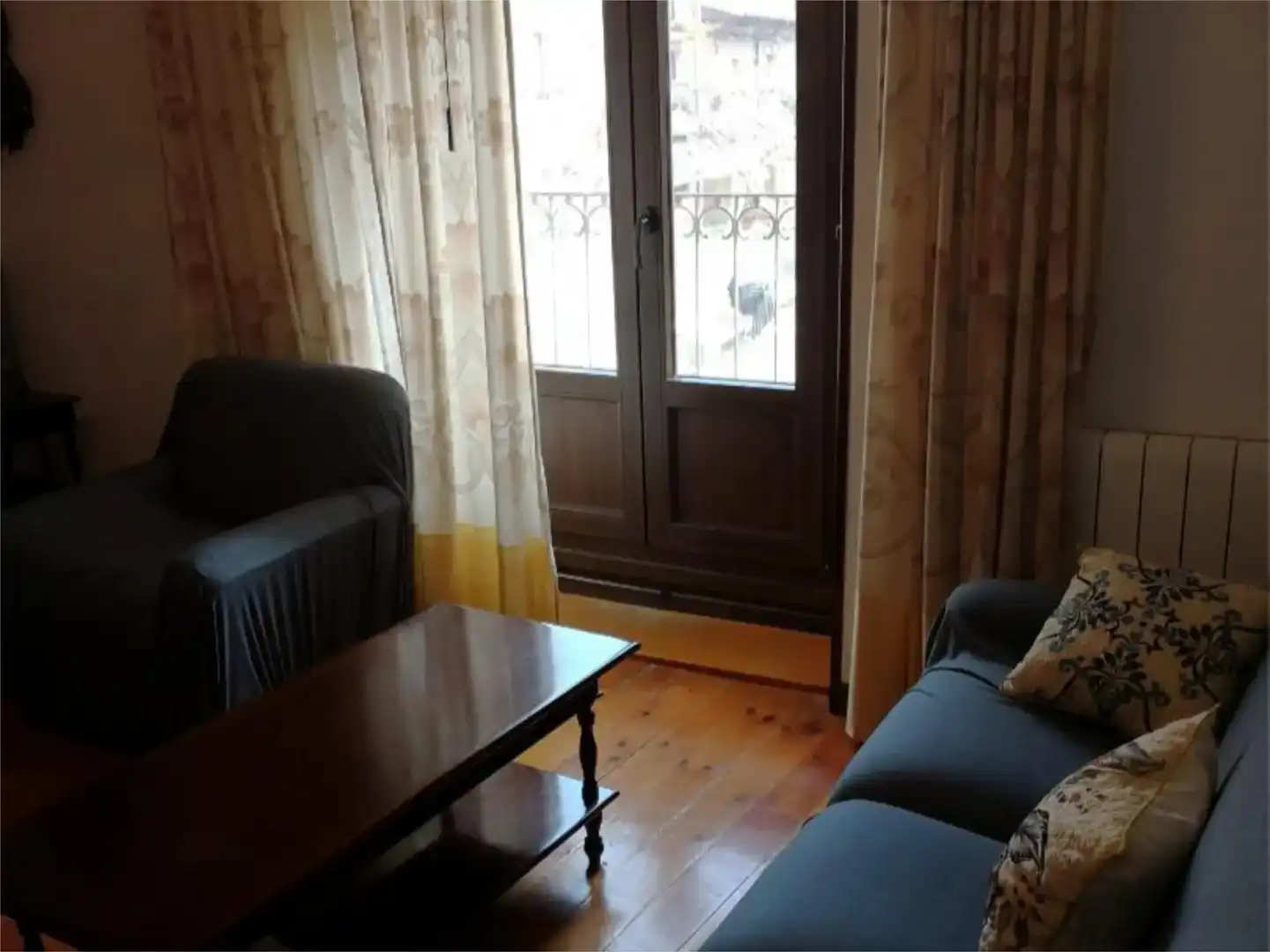 Sala d'estar de Pis en venda en Cuzcurrita de Río Tirón amb Balcó
