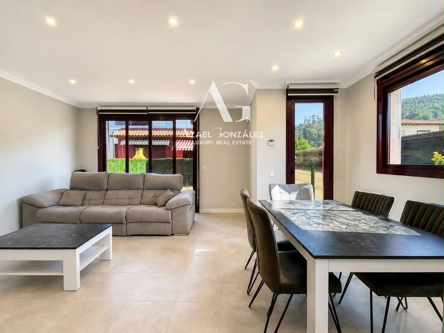 Living room of Detached homes for sale in Castañeda  with Heating, Terrace and Alarm