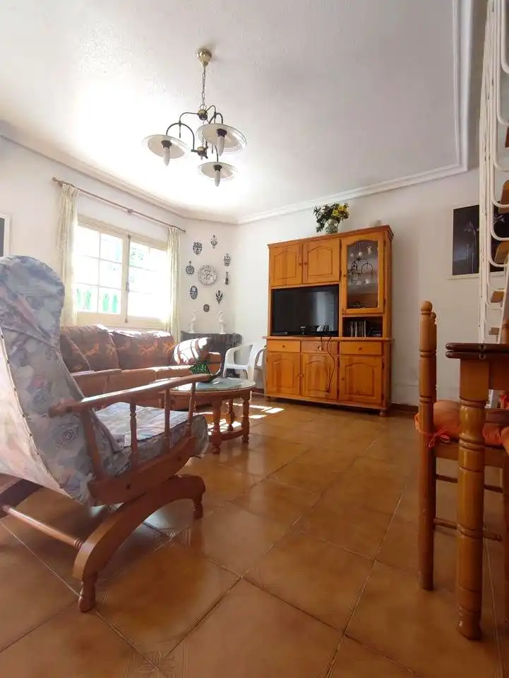Sala d'estar de Casa o xalet en venda en San Pedro del Pinatar amb Aire condicionat, Jardí privat i Terrassa