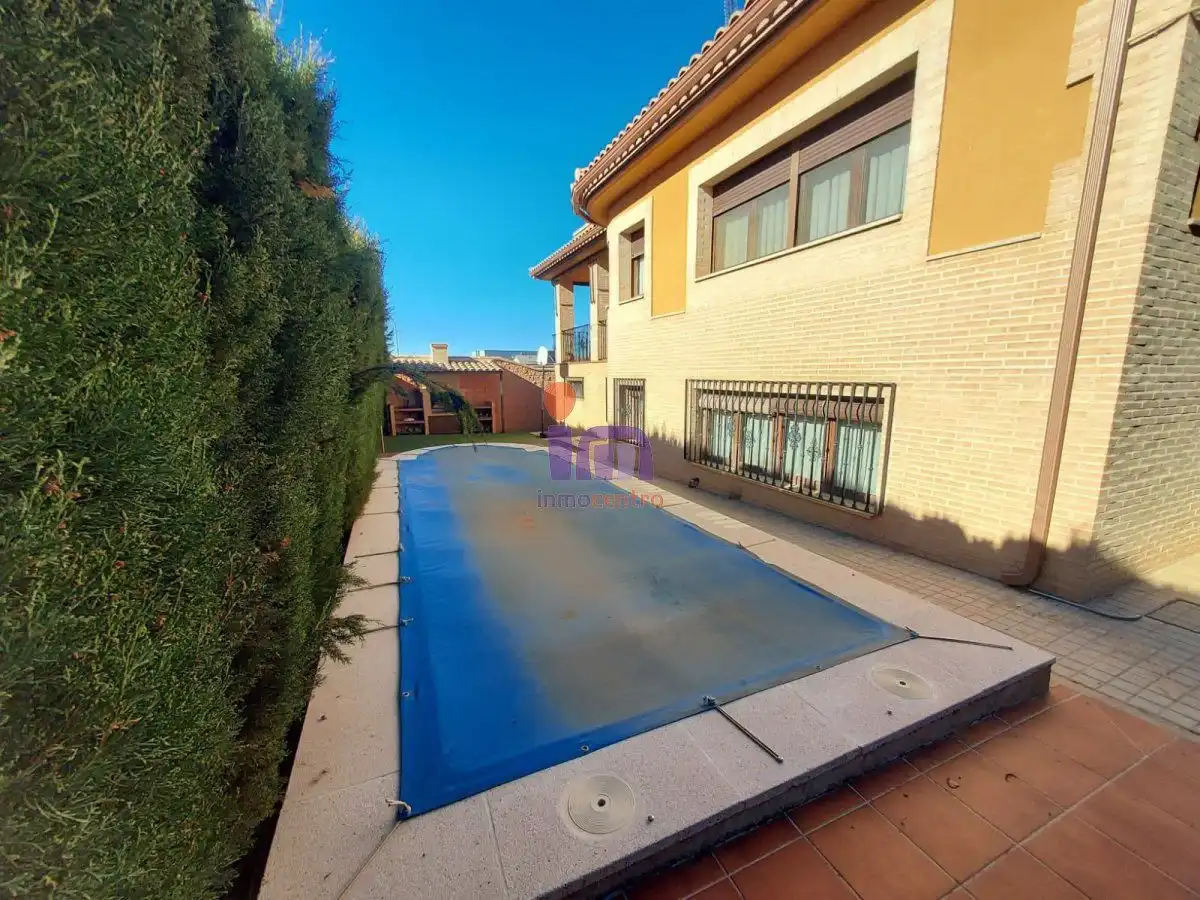 Chalet con piscina en venta en Valdepeñas, imagen 11