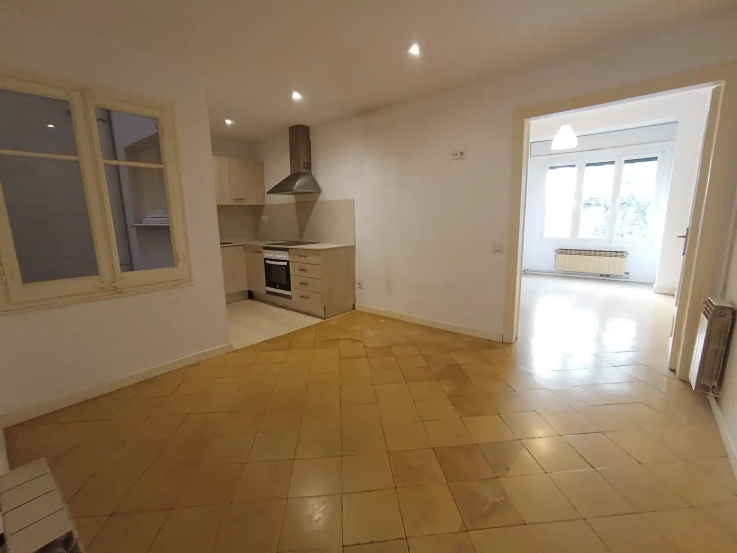 Cocina de Piso en venta en Barcelona con Calefacción y Horno