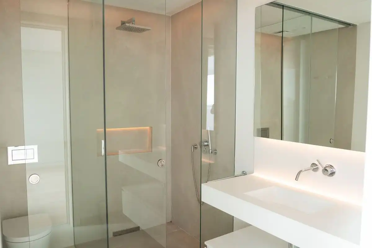 Baño de Dúplex en venta en Marbella con Terraza y Piscina comunitaria
