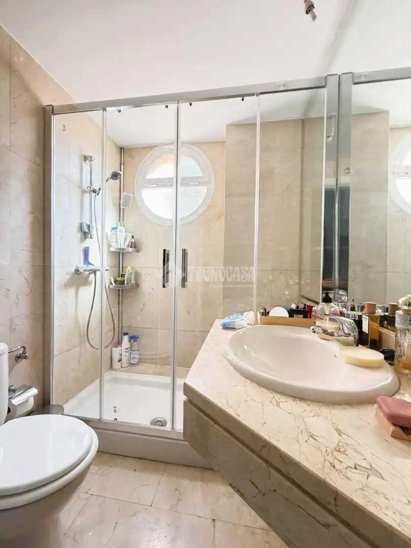 Baño de Piso en venta en Móstoles con Aire acondicionado, Calefacción y Terraza