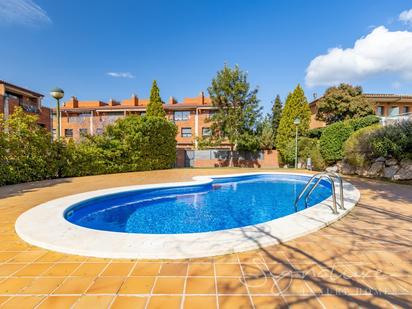 Swimming pool of Single-family semi-detached for sale in Sant Cugat del Vallès  with Air Conditioner, Swimming Pool and Balcony