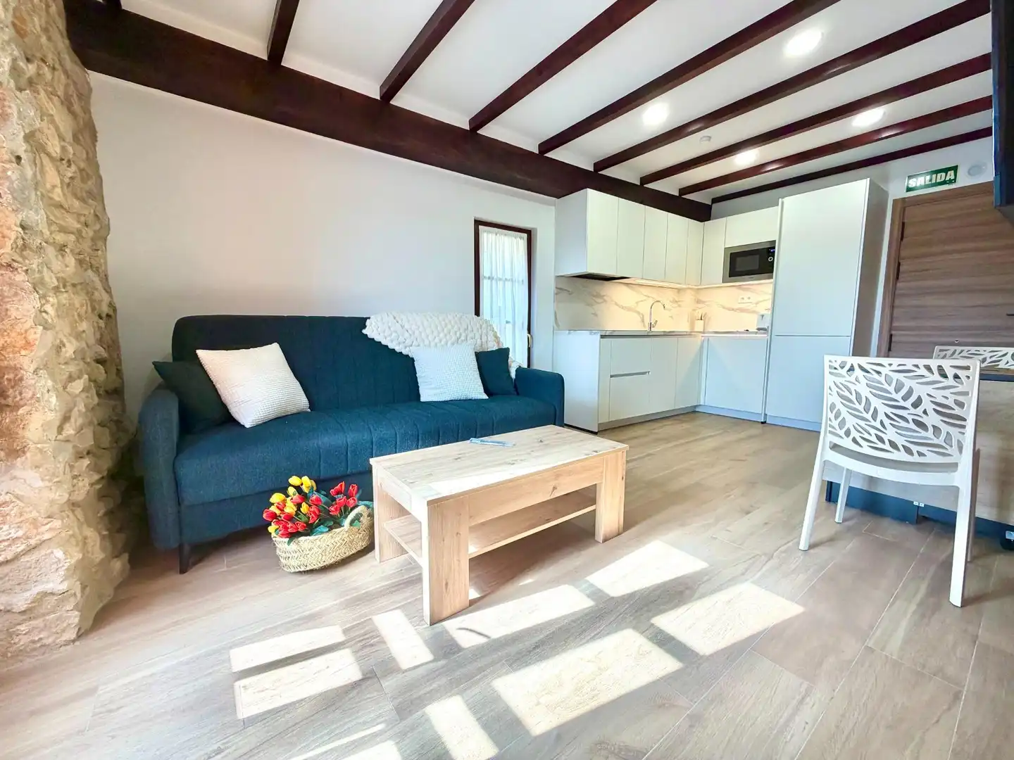 Wohnzimmer von Maisonette zur Miete in Miengo mit Heizung, Privatgarten und Terrasse