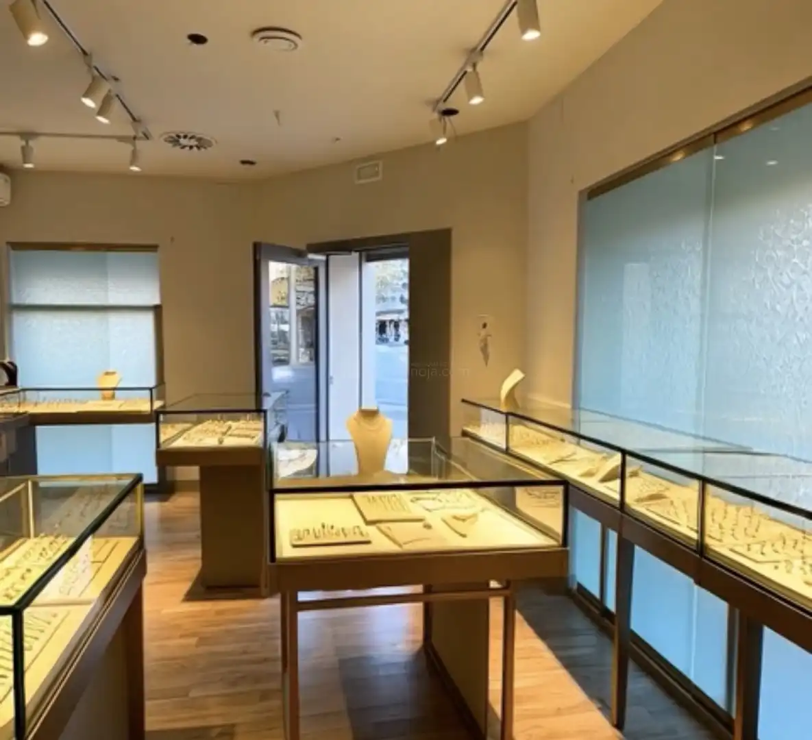 Business premises to rent in Logroño - CL GENERAL VARA DEL REY