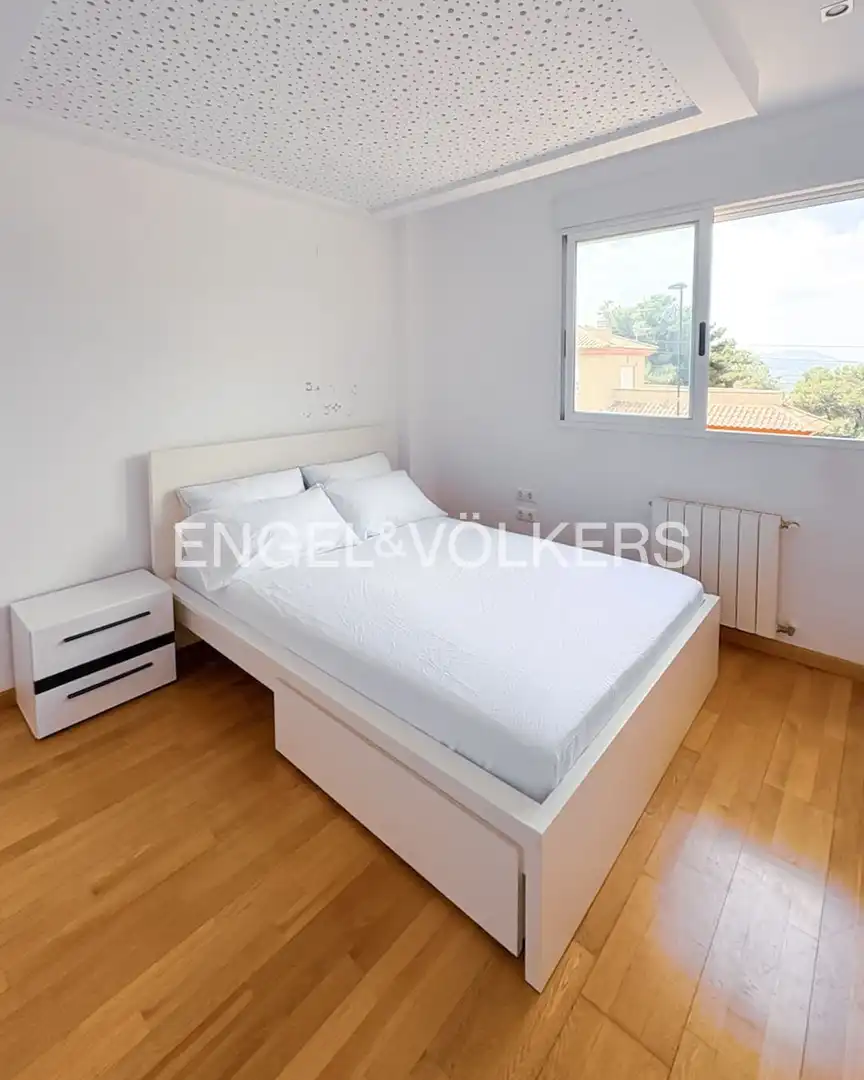 Habitación de Casa o chalet de alquiler en Torrent con Aire acondicionado, Calefacción y Jardín privado
