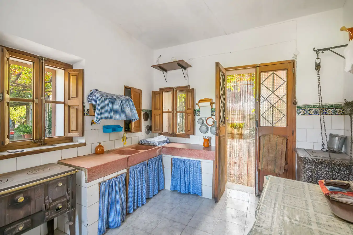 Country homes for sale in Sóller