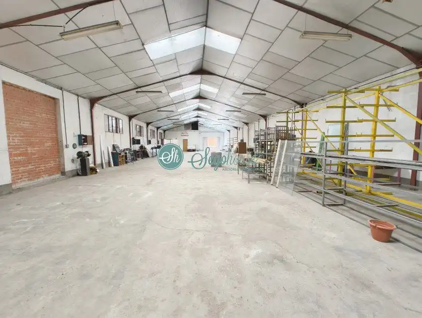 Fabrikhallen zur Miete in Segovia