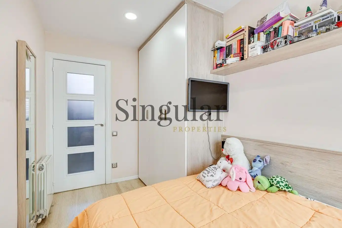 Habitación de Casa adosada en venta en Barcelona con Aire acondicionado, Calefacción y Terraza