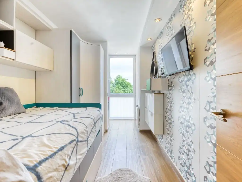Bedroom of Flat for sale in Figueres  with Air Conditioner