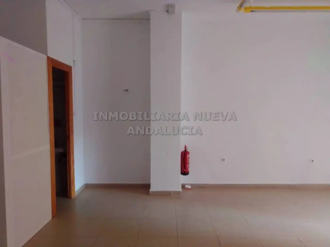 Local de alquiler en Nueva Andalucía