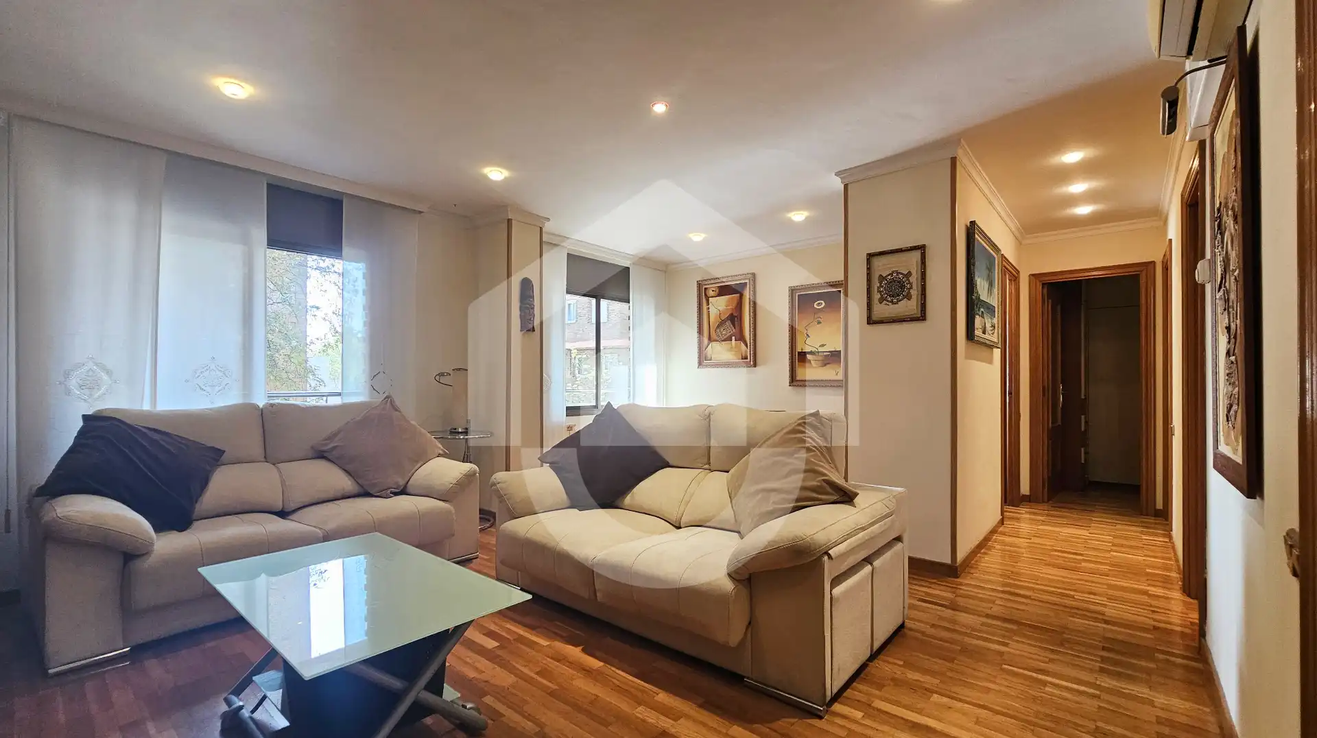 Sala d'estar de Pis en venda en  Barcelona Capital amb Aire condicionat, Calefacció i Parquet