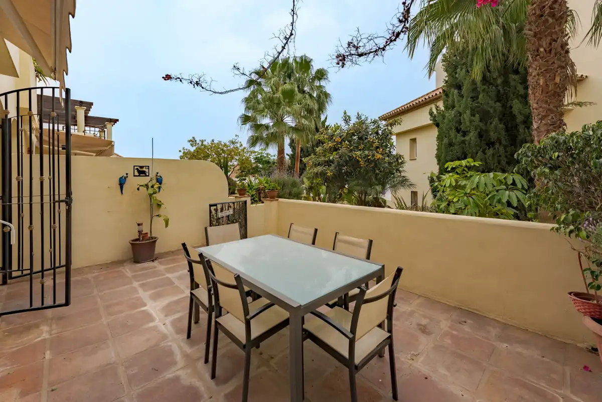 Appartement compact avec piscine à louer à Avenida del Golf