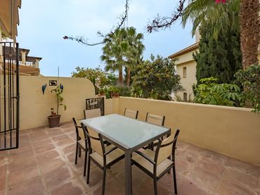 Apartment mit Pool zur Miete in Avenida del Golf