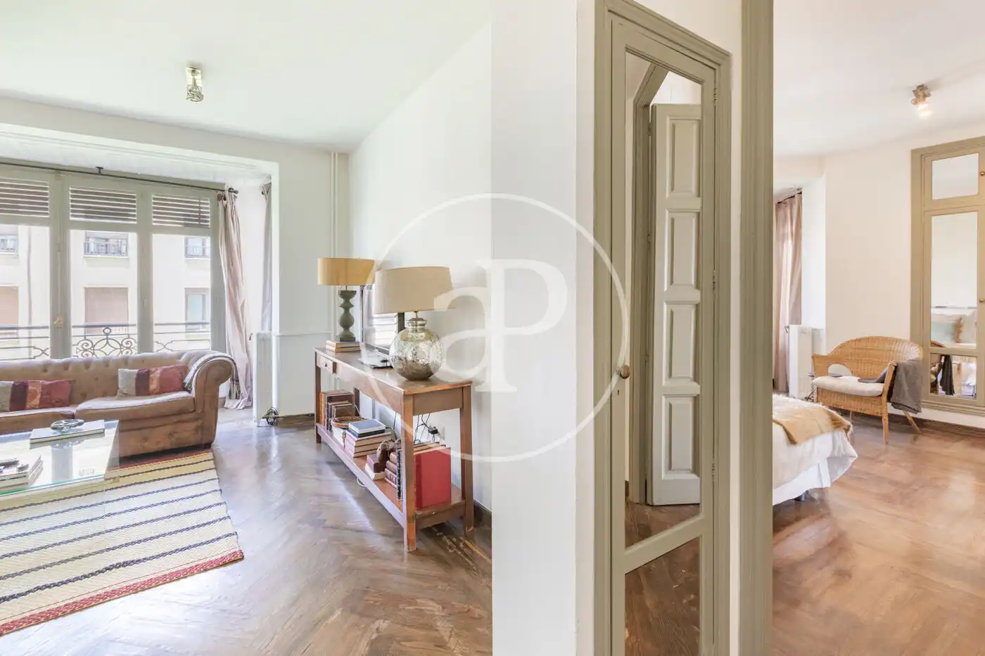 Flat for rent in C. de Moreto, Jerónimos