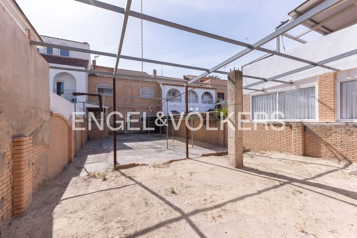 Vista exterior de Casa o xalet en venda en Valencia amb Aire condicionat, Calefacció i Terrassa