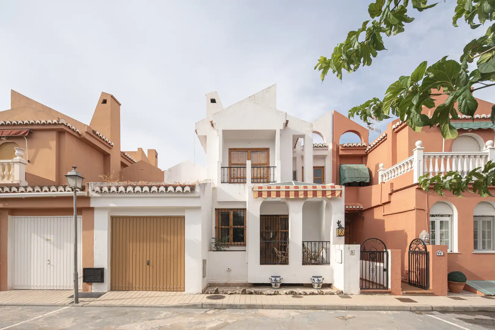 Exterior view of Houses for sale in Genil