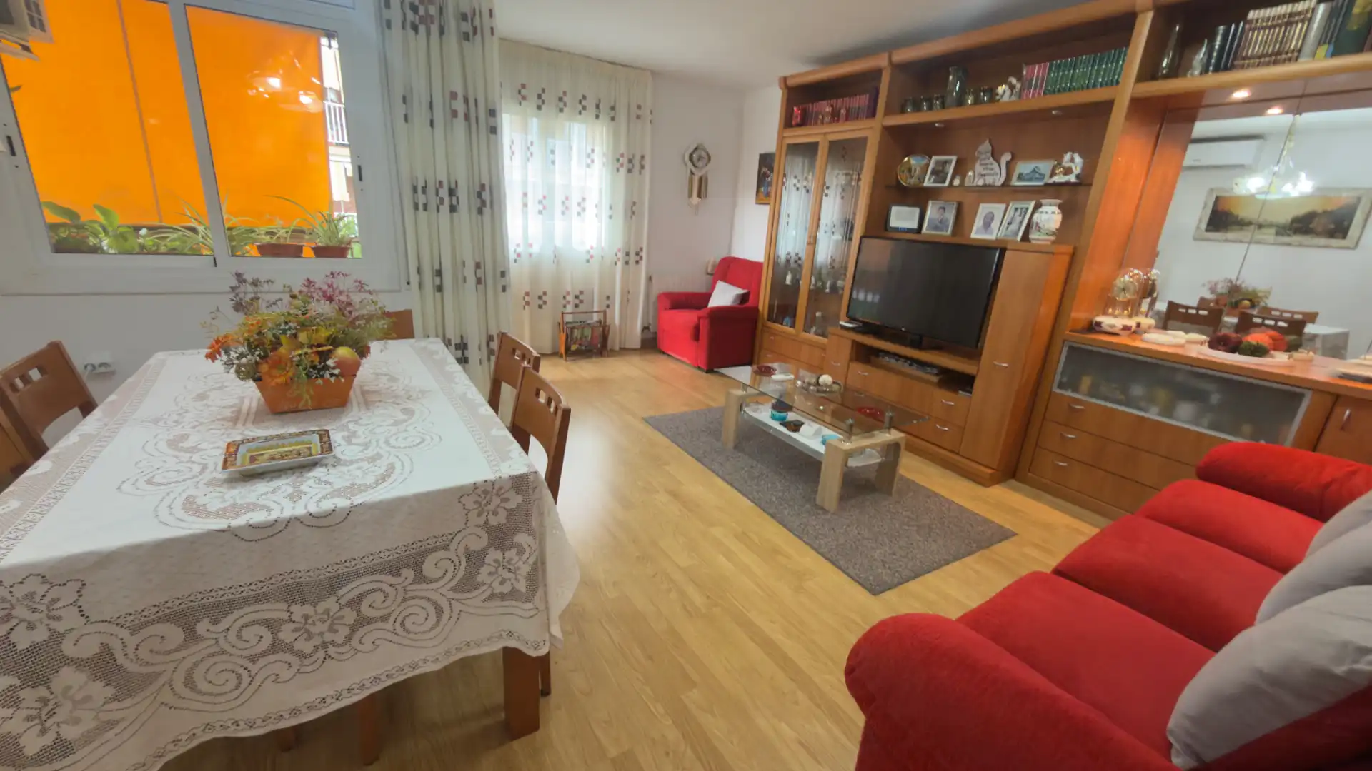 Sala de estar de Piso en venta en Vilanova i la Geltrú con Aire acondicionado, Calefacción y Parquet