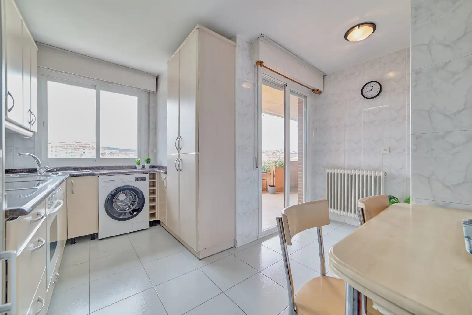 Cocina de Piso en venta en Burlada / Burlata con Calefacción, Parquet y Terraza