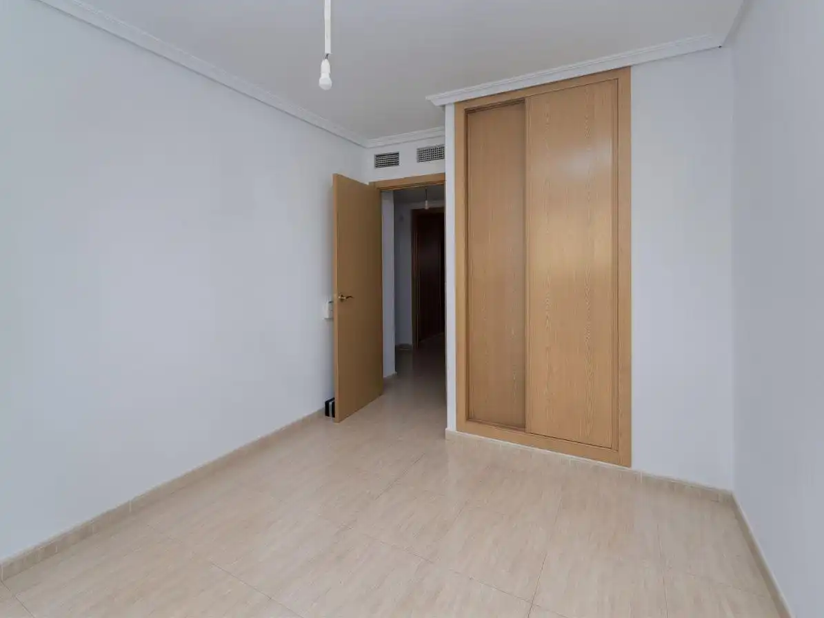 Habitación de Piso en venta en Alicante / Alacant con Terraza