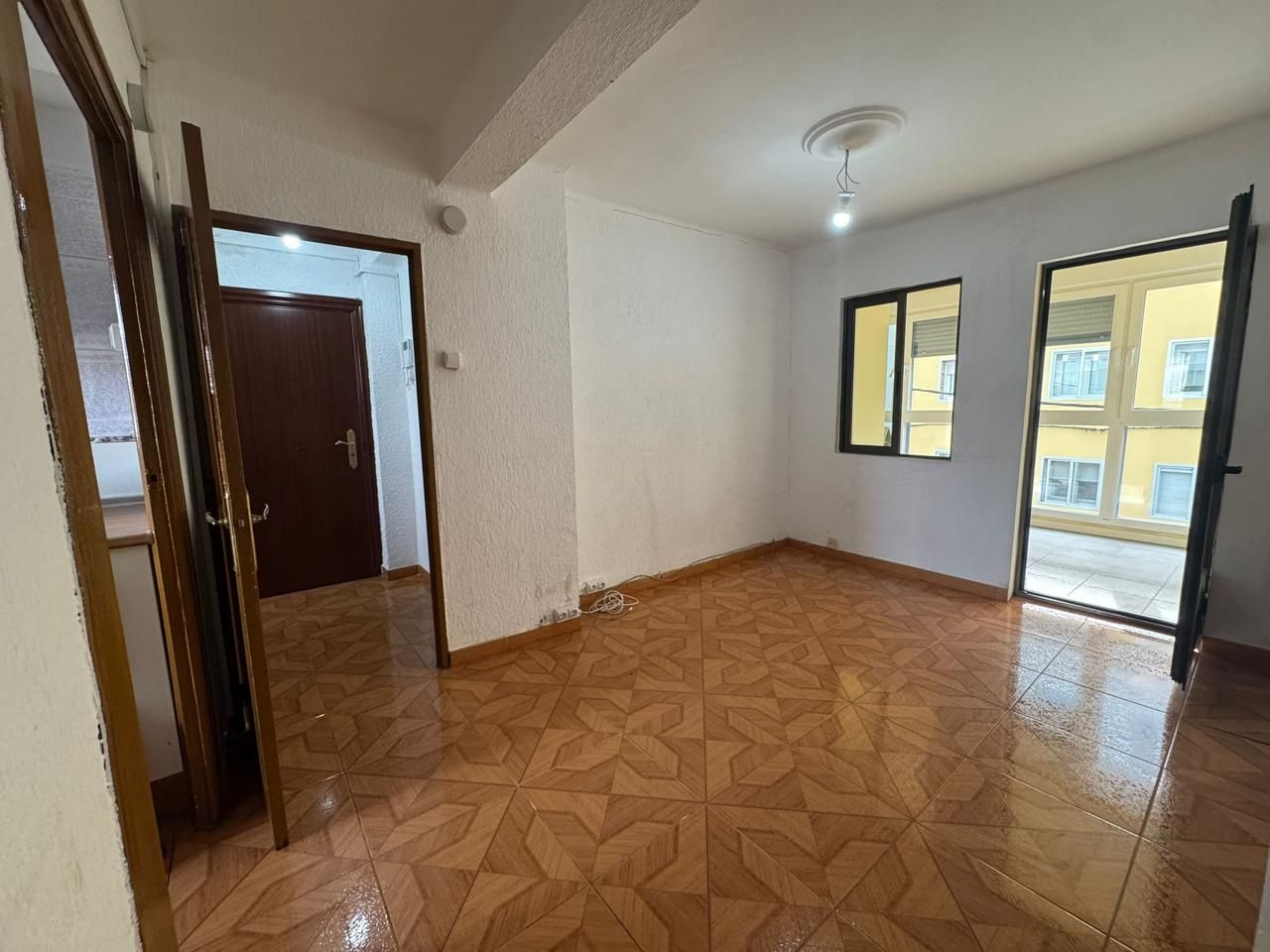 Habitación de Piso en venta en  Zaragoza Capital con Calefacción y Terraza