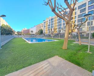 Swimming pool of Flat for sale in  Valencia Capital  with Air Conditioner, Heating and Private garden