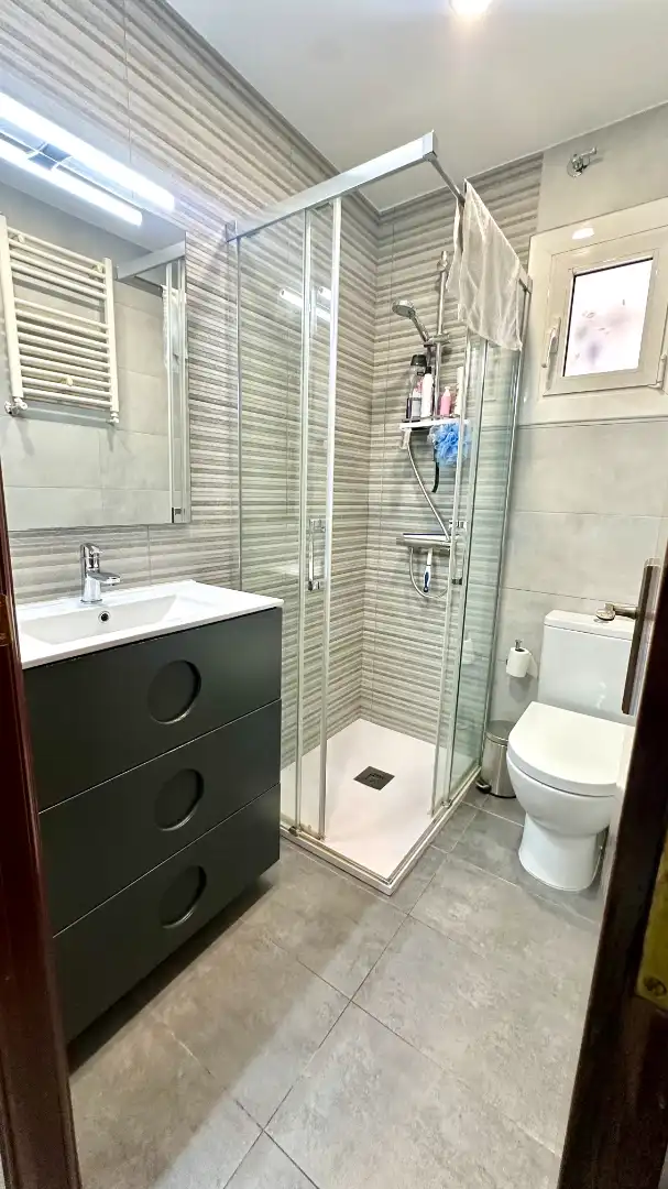 Baño de Planta baja en venta en Barcelona con Aire acondicionado, Calefacción y Terraza